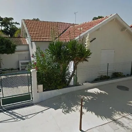 Villa - Emplacement Pour Cette Roncoise Renovee - Coeur Ronce-les-Bains