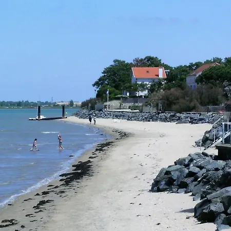 Villa - Emplacement Pour Cette Roncoise Renovee - Coeur *