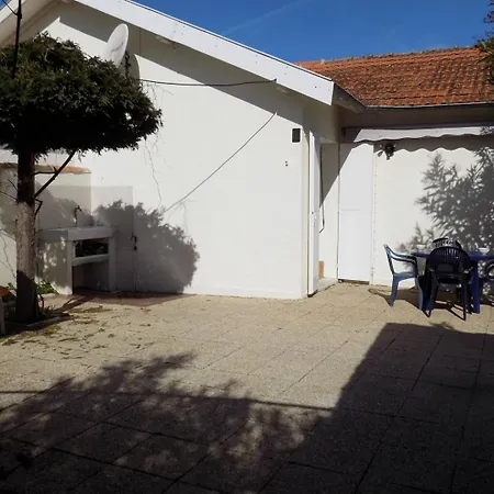 Villa - Emplacement Pour Cette Roncoise Renovee - Coeur Ronce-les-Bains